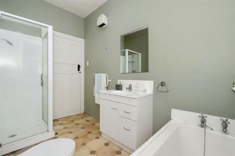 Photo of property in 2/130 Middlepark Road, Sockburn, Christchurch, 8042