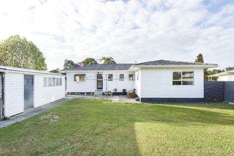 Photo of property in 27 Pinedale Parade, Milson, Palmerston North, 4414