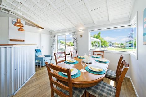 Photo of property in 26 Rotten Row, Waikuku Beach, 7473