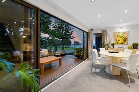 Photo of property in 2/946 Beach Road, Waiake, Auckland, 0630