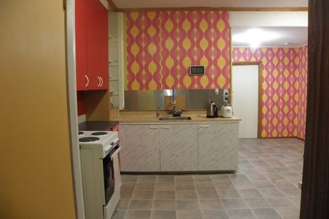 Photo of property in 2 Hobson Place, Takaro, Palmerston North, 4412