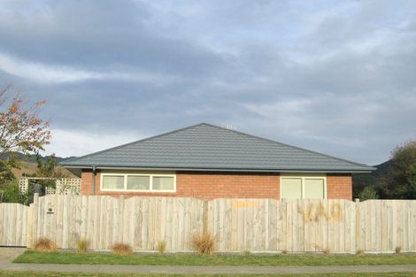 Photo of property in 98 Makarini Street, Paraparaumu, 5032