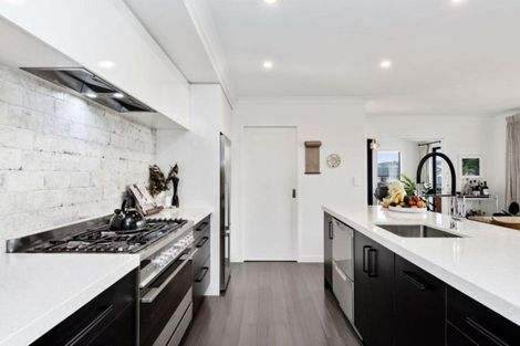 Photo of property in 2 Rochfort Crescent, Pyes Pa, Tauranga, 3112