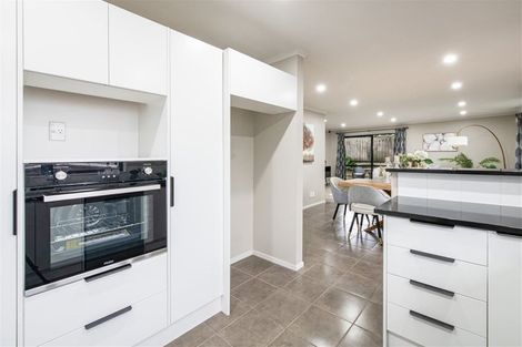 Photo of property in 348b Royal Road, Massey, Auckland, 0614