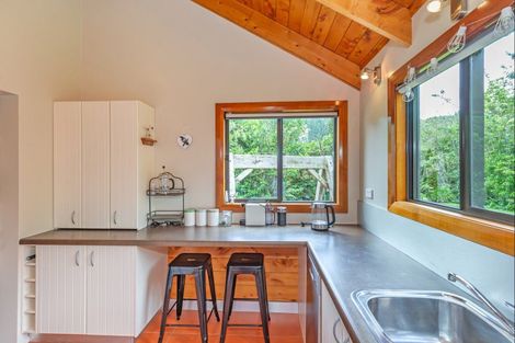 Photo of property in 34 Makahika Road, Levin, 5571