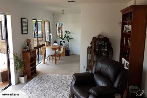 Photo of property in 1/34 Dale Crescent, Pakuranga, Auckland, 2010