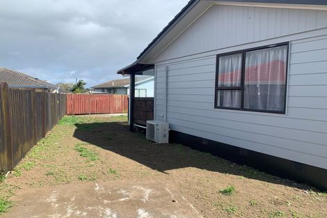 Photo of property in 1/10 Taitimu Drive, Weymouth, Auckland, 2103