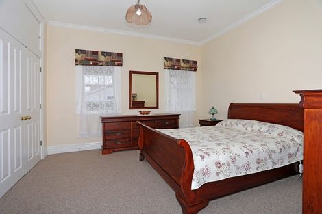 Photo of property in 161 Bridge Street, Bulls, 4818