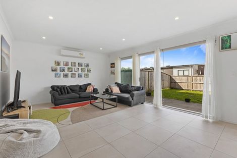 Photo of property in 54 Vincent Mcgrath Crescent, Swanson, Auckland, 0614