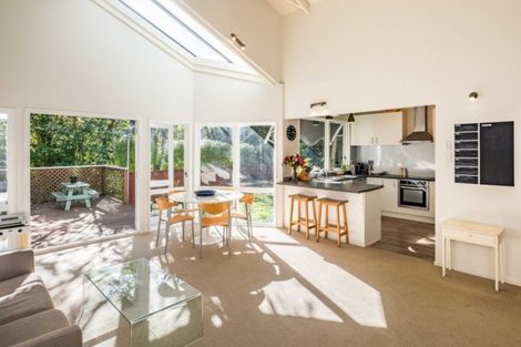 Photo of property in 6 Bank Road, Northland, Wellington, 6012