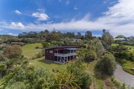 Photo of property in 44 Heretaunga Crescent, Cable Bay, 0420
