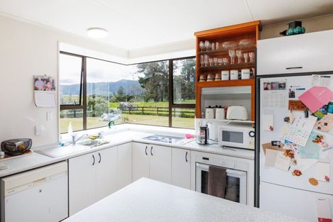 Photo of property in 71 Engles Road, Shannon, 4821