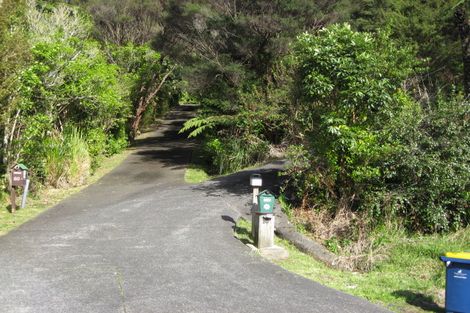 Photo of property in 58 Rauhuia Crescent, Parau, Auckland, 0604