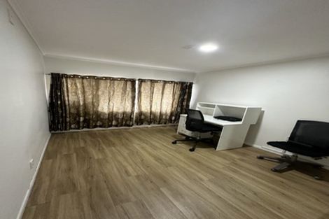 Photo of property in 19 Camelot Place, Glenfield, Auckland, 0629