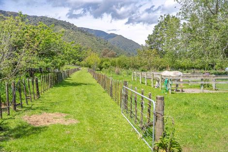 Photo of property in 50 Kents Road, Reikorangi, Waikanae, 5391