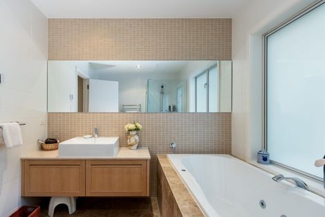 Photo of property in 14a Gibbons Road, Takapuna, Auckland, 0622