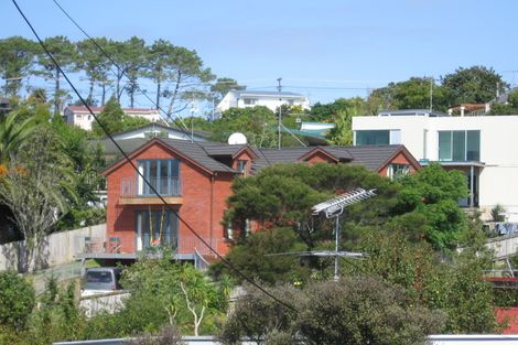 Photo of property in 60 Matipo Road, Mairangi Bay, Auckland, 0630