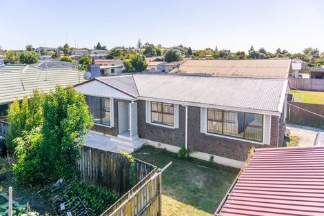 Photo of property in 1 Thornton Place, Melville, Hamilton, 3206