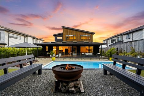 Photo of property in 19 Headsail Drive, Long Bay, Auckland, 0630