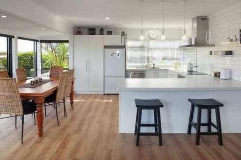 Photo of property in 50 Shortt Street, Foxton Beach, Foxton, 4815