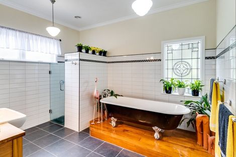 Photo of property in 755 Main North Road, Bay View, Napier, 4182