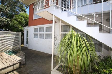 Photo of property in 4/228 Onewa Road, Birkenhead, Auckland, 0626