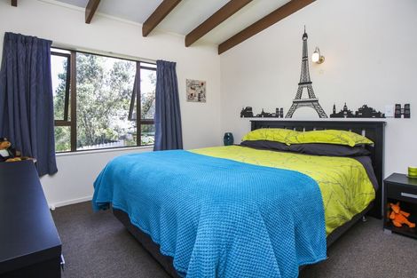 Photo of property in 142 Moire Road, West Harbour, Auckland, 0618