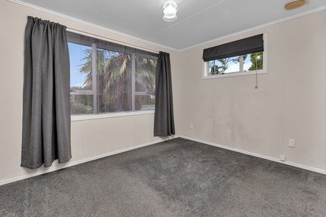 Photo of property in 10 Gannet Place, One Tree Point, 0118