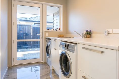 Photo of property in 27 Ben Lomond Drive, Mosgiel, 9024