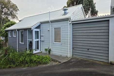 Photo of property in 21 Arden Place, Oakura, 4314