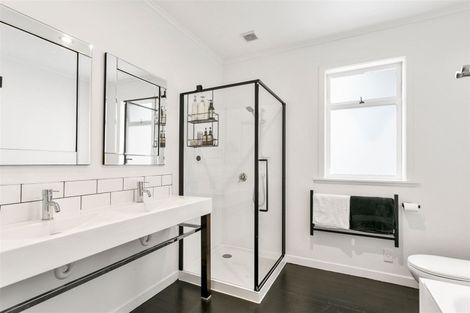 Photo of property in 2 Alice Street, Riverhead, 0820