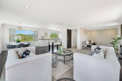 Photo of property in 8 Page Point, Mellons Bay, Auckland, 2014