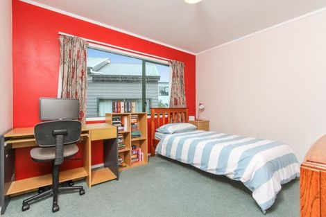 Photo of property in 1/12 Sorrel Crescent, Bucklands Beach, Auckland, 2012