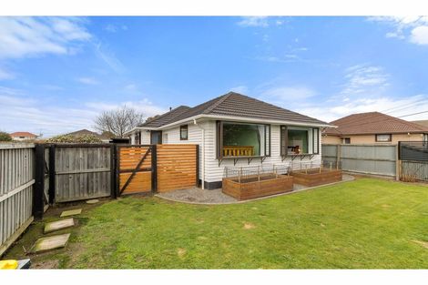 Photo of property in 18 Digby Place, Bromley, Christchurch, 8062