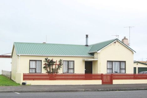 Photo of property in 7 Warre Street, Waitara, 4320