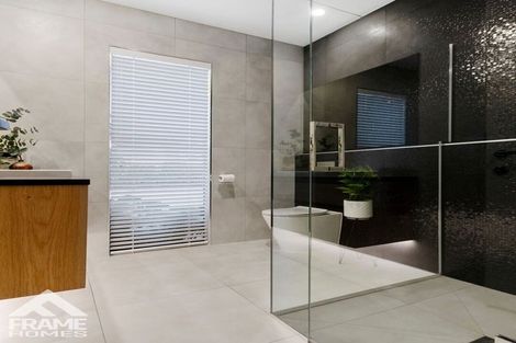 Photo of property in 100 Metoriti Crescent, Karaka, 2124