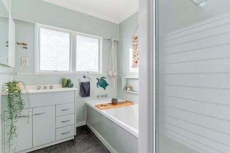 Photo of property in 8 Hillcrest Road, Hatfields Beach, Orewa, 0931