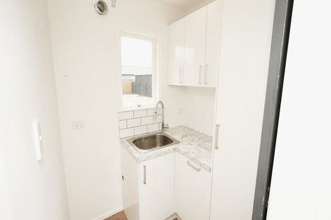 Photo of property in 6 Sutherland Crescent, Westbrook, Palmerston North, 4412