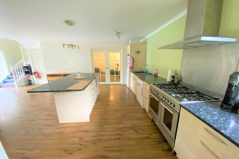 Photo of property in 4 Yeoman Place, Howick, Auckland, 2014