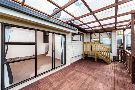 Photo of property in 70 Wade River Road, Stanmore Bay, Whangaparaoa, 0932