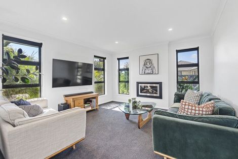 Photo of property in 5 Cessna Lane, Glen Avon, New Plymouth, 4312