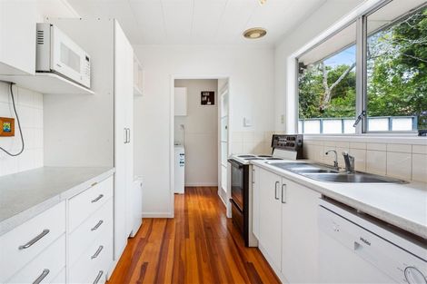 Photo of property in 3 Temuri Place, Glendene, Auckland, 0602