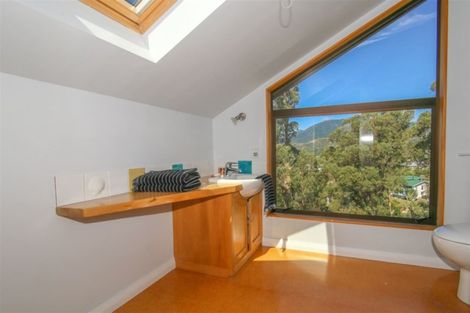 Photo of property in 129 Princes Drive, Britannia Heights, Nelson, 7010