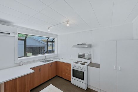 Photo of property in 21 Edgeware Road, Palmerston North, 4410