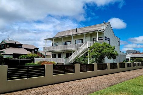 Photo of property in 69 Gilbass Avenue, Hamilton Lake, Hamilton, 3204