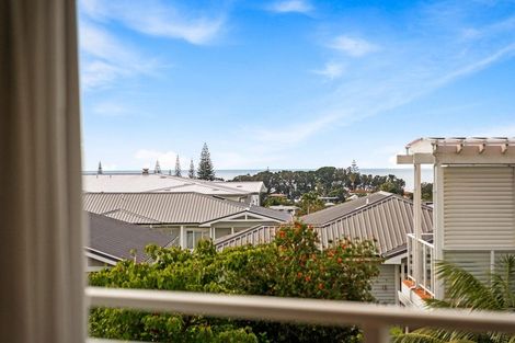 Photo of property in 61 Panorama Heights, Orewa, 0931