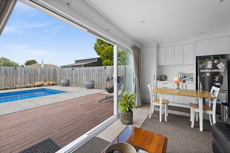 Photo of property in 109 Main Rd Clive, Clive, 4102