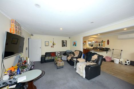 Photo of property in 35 Wilton Crescent, Bishopdale, Christchurch, 8053