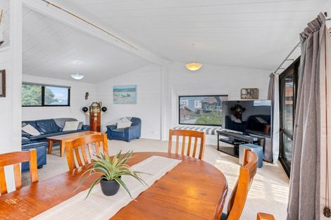 Photo of property in 3 Hattaway Avenue, Bucklands Beach, Auckland, 2012