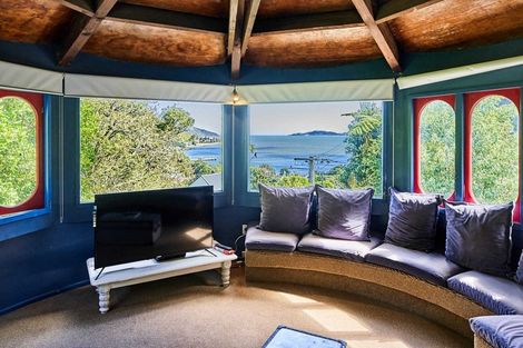 Photo of property in 30 Ferry Road, Days Bay, Lower Hutt, 5013